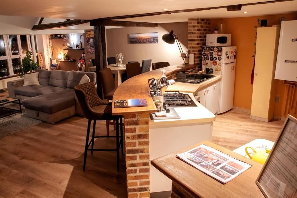 Duplex Atypique Dans La Cite Medievale Laon Exterior foto