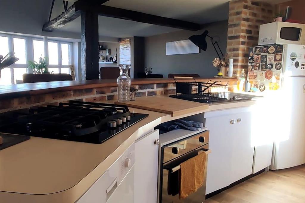 Duplex Atypique Dans La Cite Medievale Laon Exterior foto