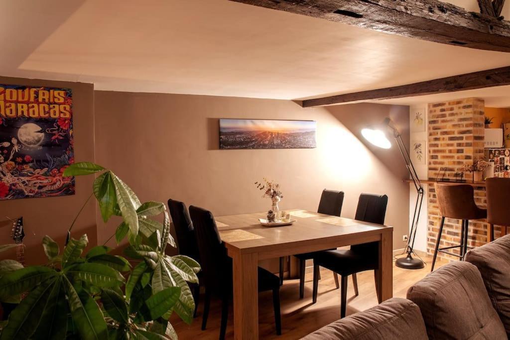 Duplex Atypique Dans La Cite Medievale Laon Exterior foto