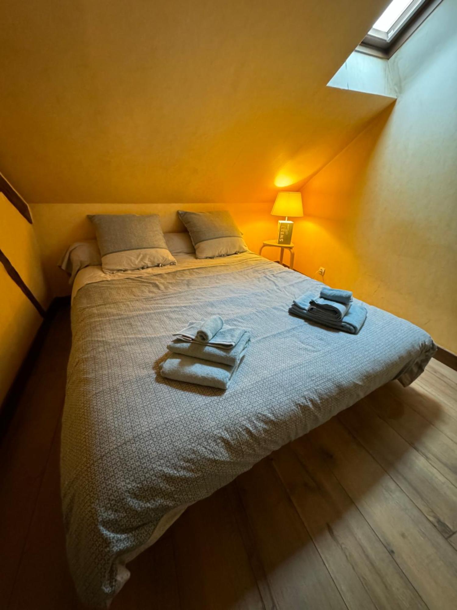 Duplex Atypique Dans La Cite Medievale Laon Exterior foto